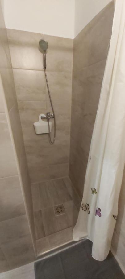 Lali Apartman Balatonudvari Exterior photo